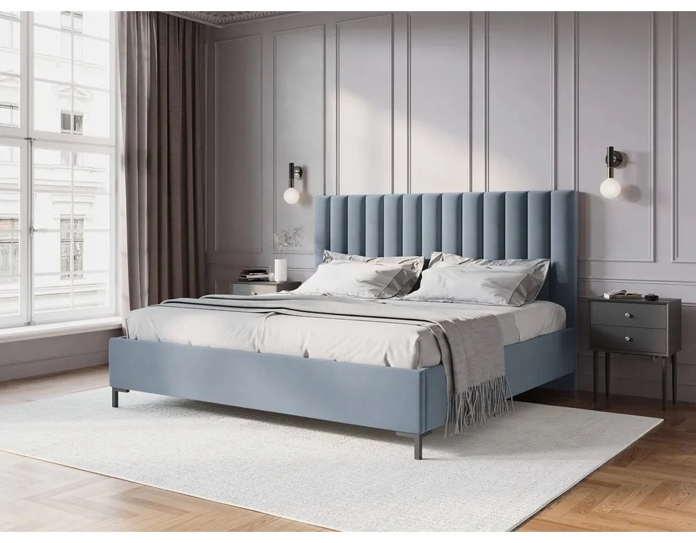 Jasnoniebieskie tapicerowane łóżko dwuosobowe ze schowkiem i stelażem 160x200 cm Casey – Mazzini Beds