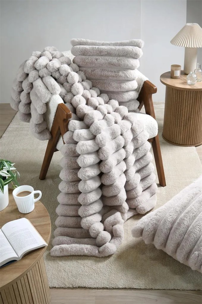 Poduszka dekoracyjna POLARY w grube prążki, 45 x 45 cm