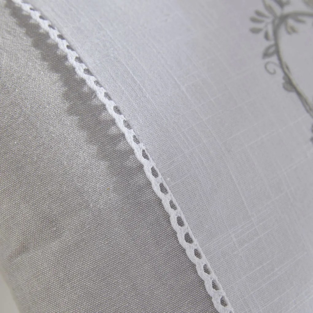 Poduszka dekoracyjna do salonu CONSTANCE, haftowane serduszko, bawełna, 30 x 50 cm