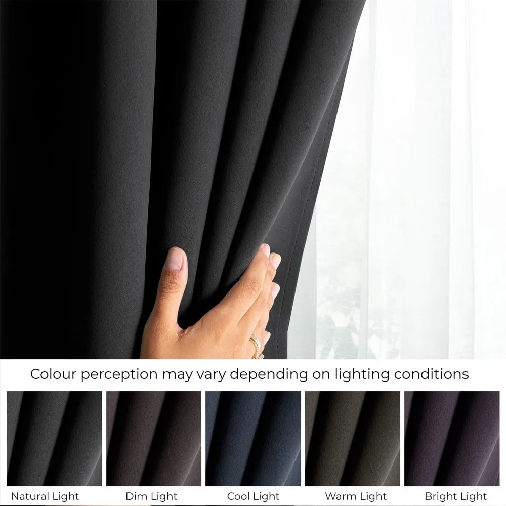 Czarna zasłona termiczna/częściowo zaciemniająca (dimout) 140x245 cm Kierra – Restilo