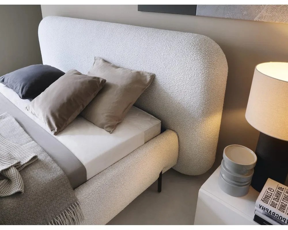 Beżowe tapicerowane łóżko dwuosobowe ze schowkiem ze stelażem 180x200 cm Pointt – ELTAP