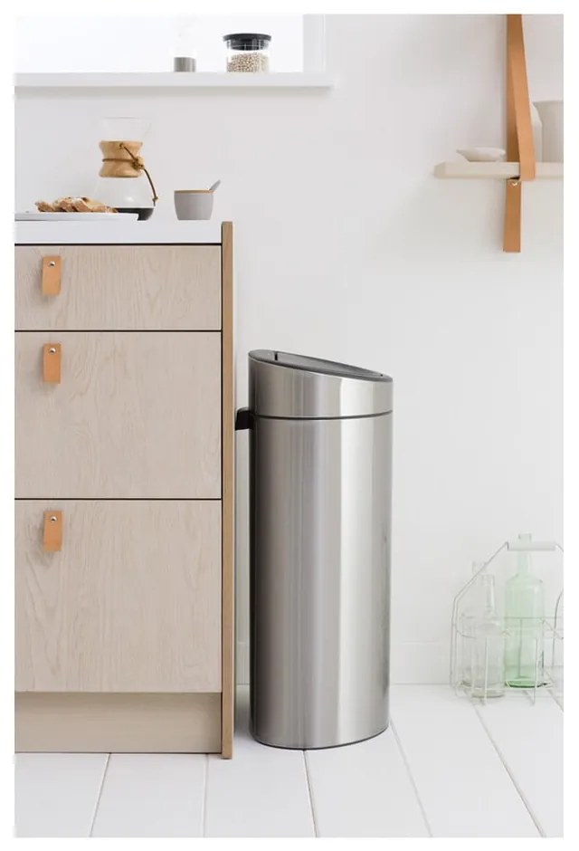 Stalowy kosz na śmieci otwierany na dotyk w kolorze matowego srebra 40 l Touch Bin – Brabantia