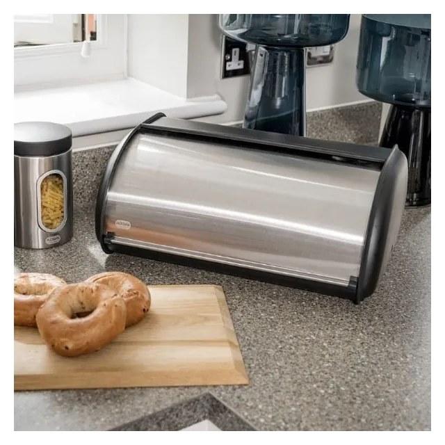 Czarny chlebak Addis Bread Bin