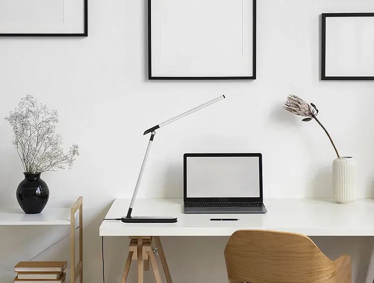 Czarno-srebrna lampka biurkowa LED - 5X A362 R7-B67