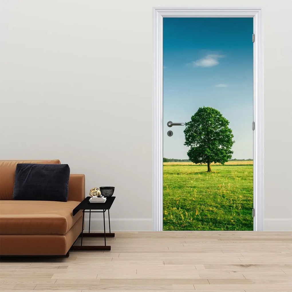 Fototapeta na drzwi - Drzewo na łące (95x205cm)