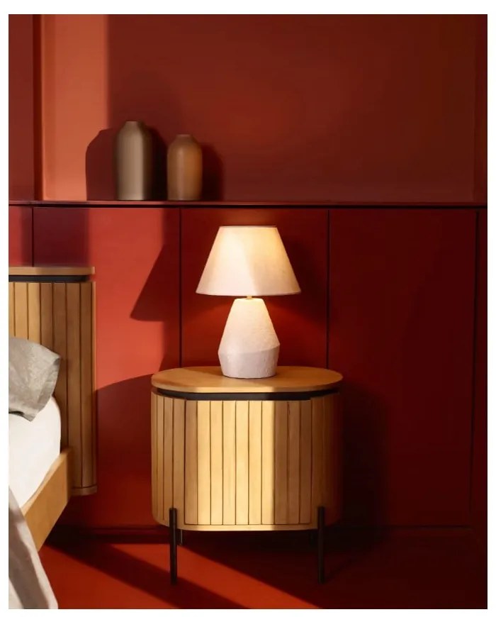 Biała lampa stołowa z tekstylnym kloszem (wys. 43 cm) Noara – Kave Home