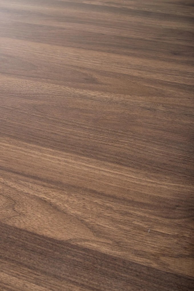 Okrągły stół Olmo z orzechowym blatem