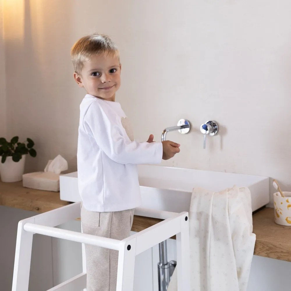 Biały pomocnik kuchenny dla dzieci z litego drewna bukowego Forrest – Vipack