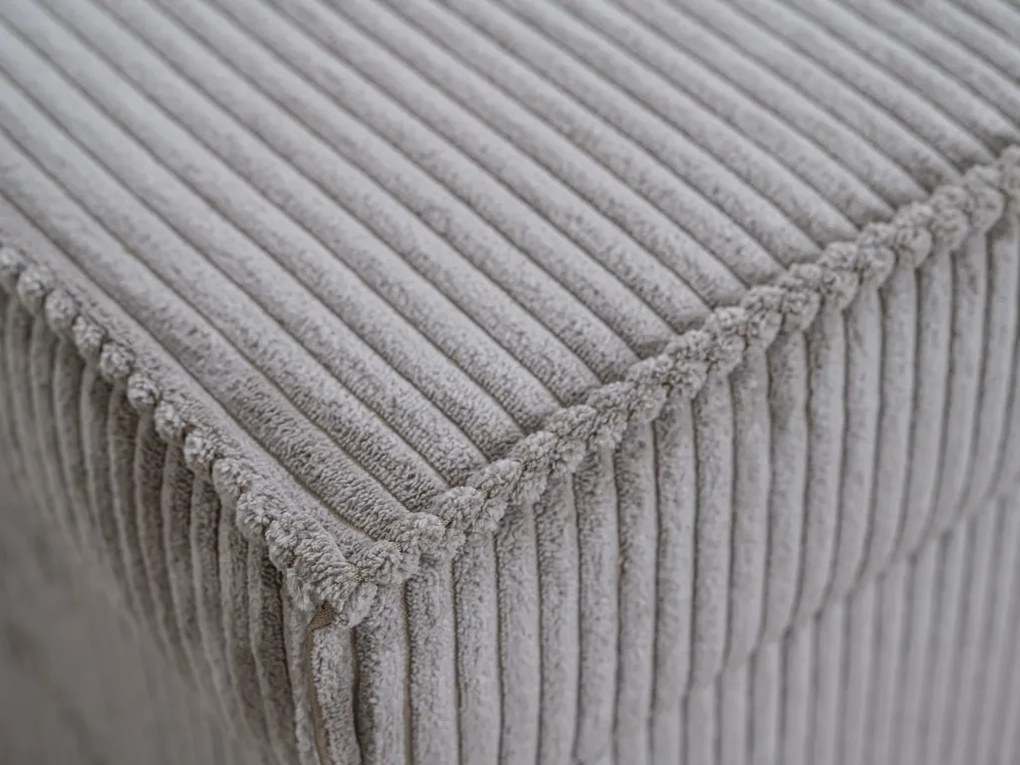 Jasnobeżowy taboret SMART COSARO ze schowkiem 65x65 cm