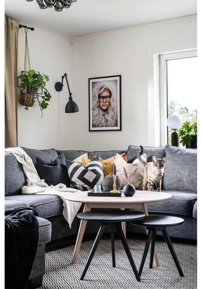Naturalny okrągły stolik w dekorze dębu 90x90 cm Yumi – Rowico