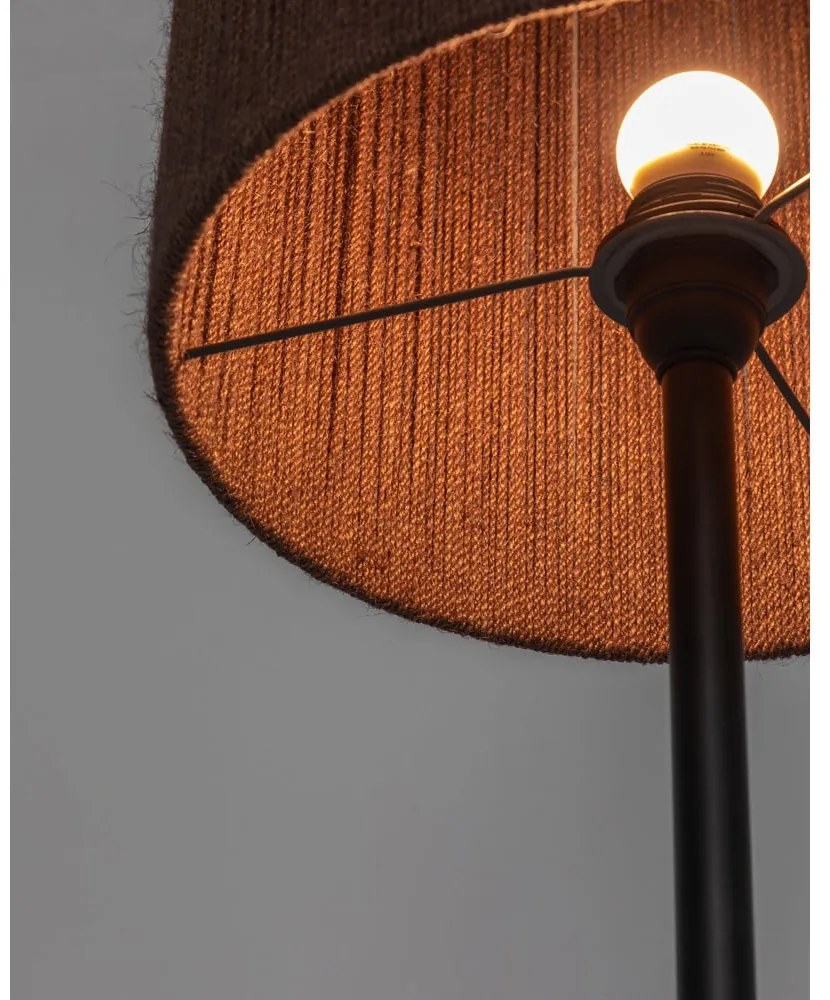 Lampa stołowa z litego drewna akacjowego w ciemnym naturalnym kolorze (wysokość 147 cm) Kor – Kave Home