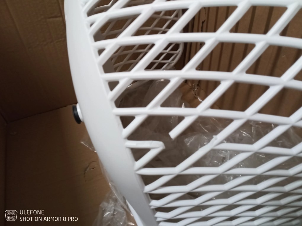 PROMOCJA Białe plastikowe krzesło CORRAL B II. jakość