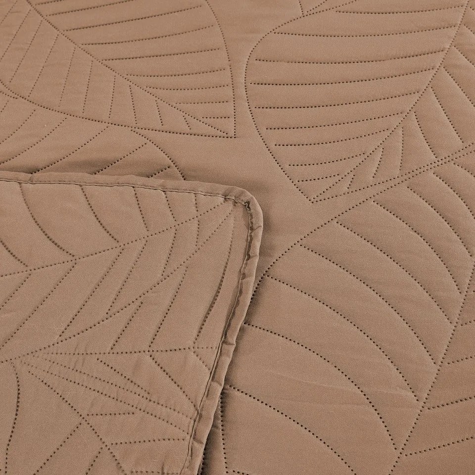 Jasnobrązowa narzuta na łóżko LEAVES Rozmiar: 200 x 220 cm