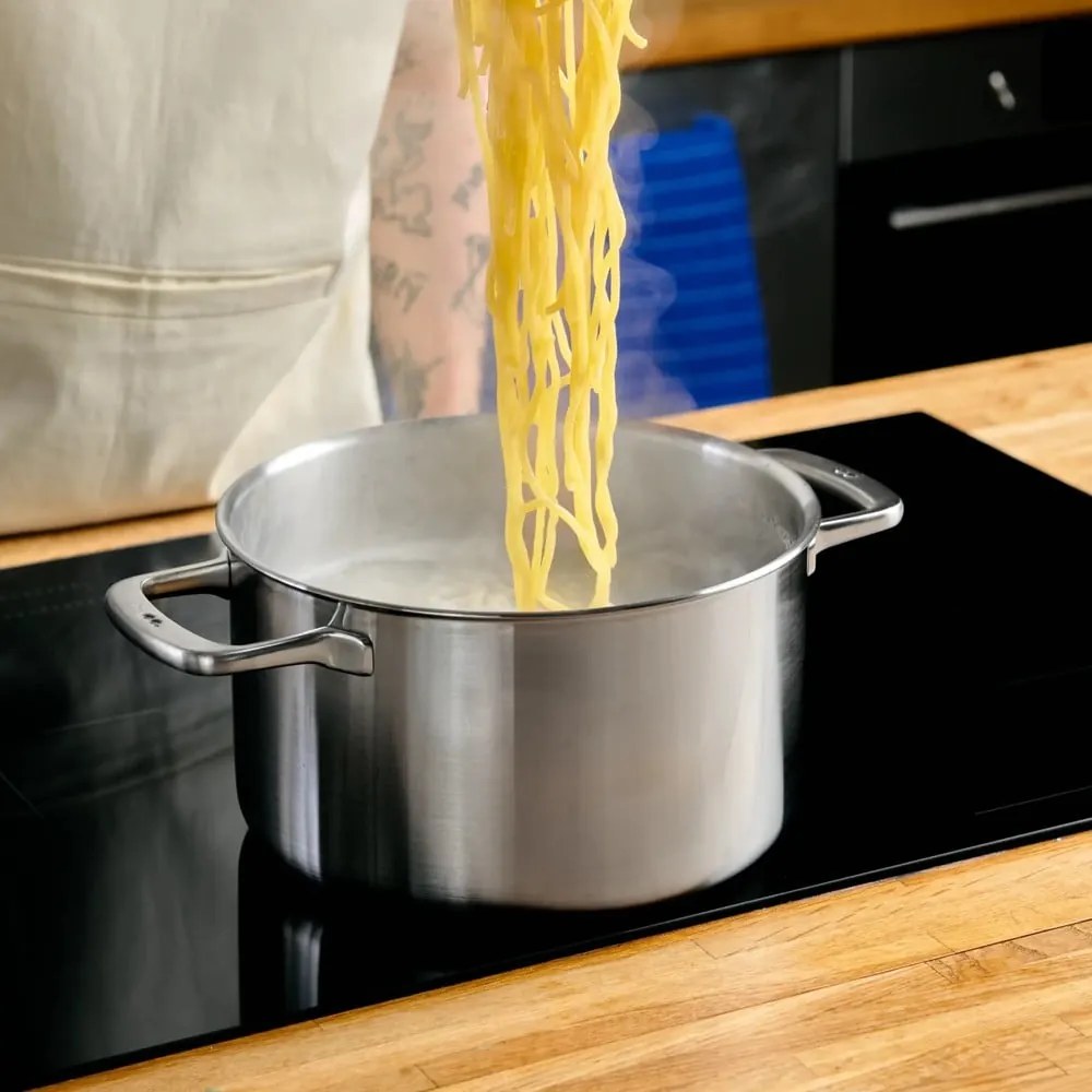 Garnek ze stali nierdzewnej z pokrywką odpowiedni na indukcję 5,5 l Lucca 3.0 – FABINI