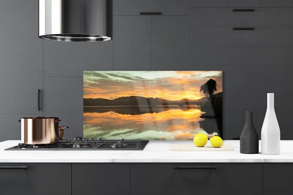 Szkło do Kuchni na Ścianę Odbicie Gór W Lustrze Wody