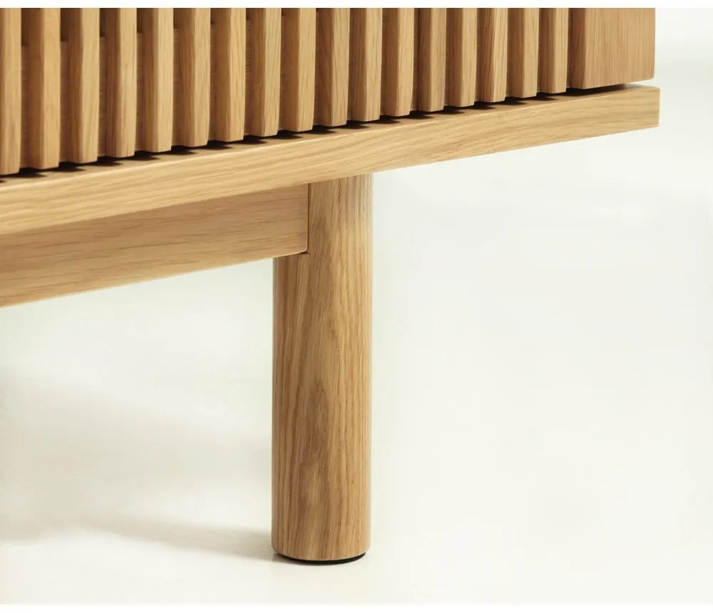 Niska komoda w dekorze dębu w naturalnym kolorze 143x70 cm Tiber – Unique Furniture