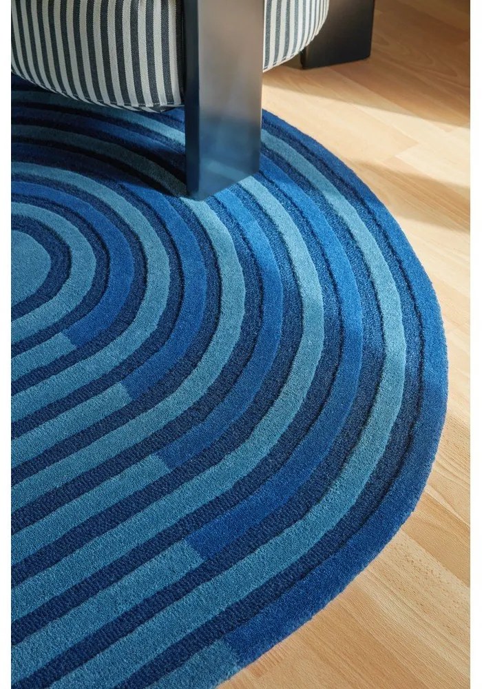 Ciemnoniebieski wełniany dywan tkany ręcznie 150x240 cm Conway Retro – Flair Rugs