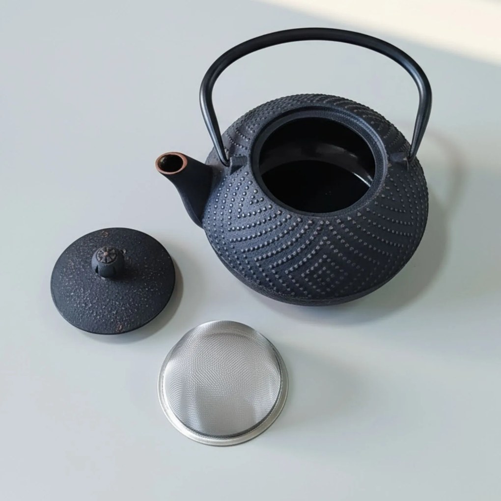 Czajnik żeliwny z zaparzaczem KAMIN, 900 ml