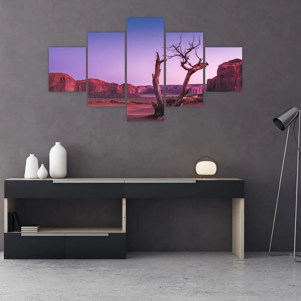 Obraz drzewa w pobliżu czerwonych skał (125x70 cm)