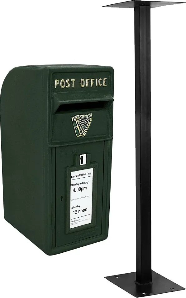 Zielona irlandzka skrzynka pocztowa ze stojakiem