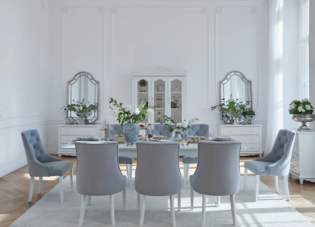 Elegancki biały stół do jadalni rozkładany Abigail 180x100x80 cm, wymiary po rozłożeniu 240x100 cm. Stół ma toczone nogi, jest zdobiony sztukaterią. Stół do salonu. Meble w stylu angielskim Victoria.