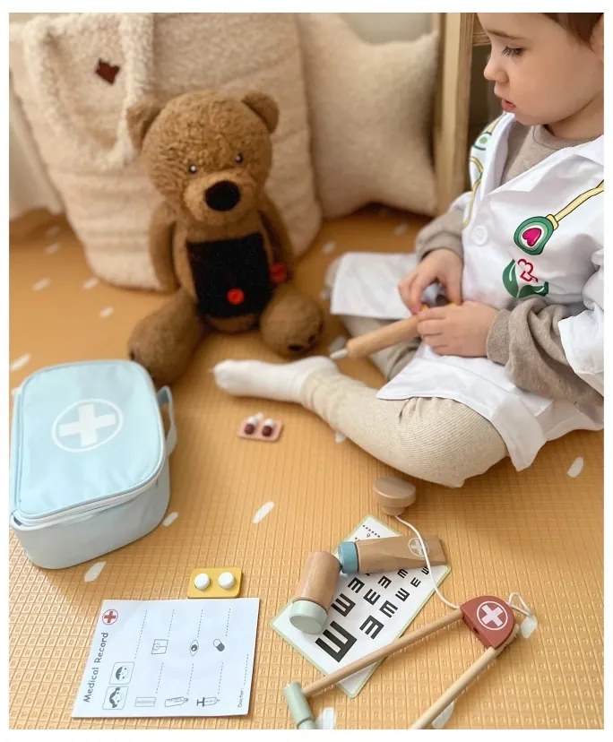 Tooky toy drewniany zestaw małego lekarza doktora w walizce z akcesoriami