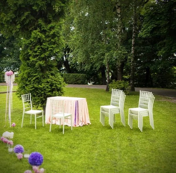 Krzesło restauracyjne Chiavari z poliwęglanu