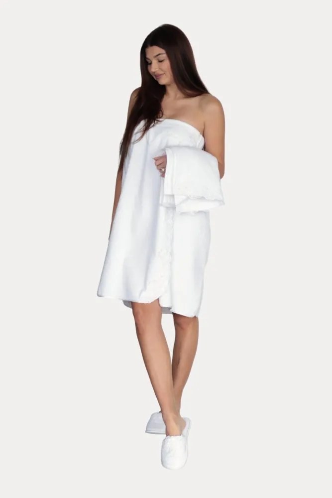 LIA szlafrok do sauny w ozdobnym pudełku, 3 szt. Rozmiar uniwersalny + ręcznik + kapcie 40/42 Biały