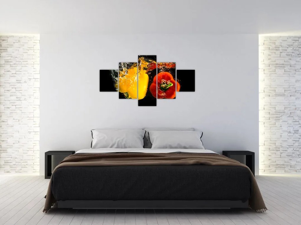 Obraz - papryki w wodzie (125x70 cm)