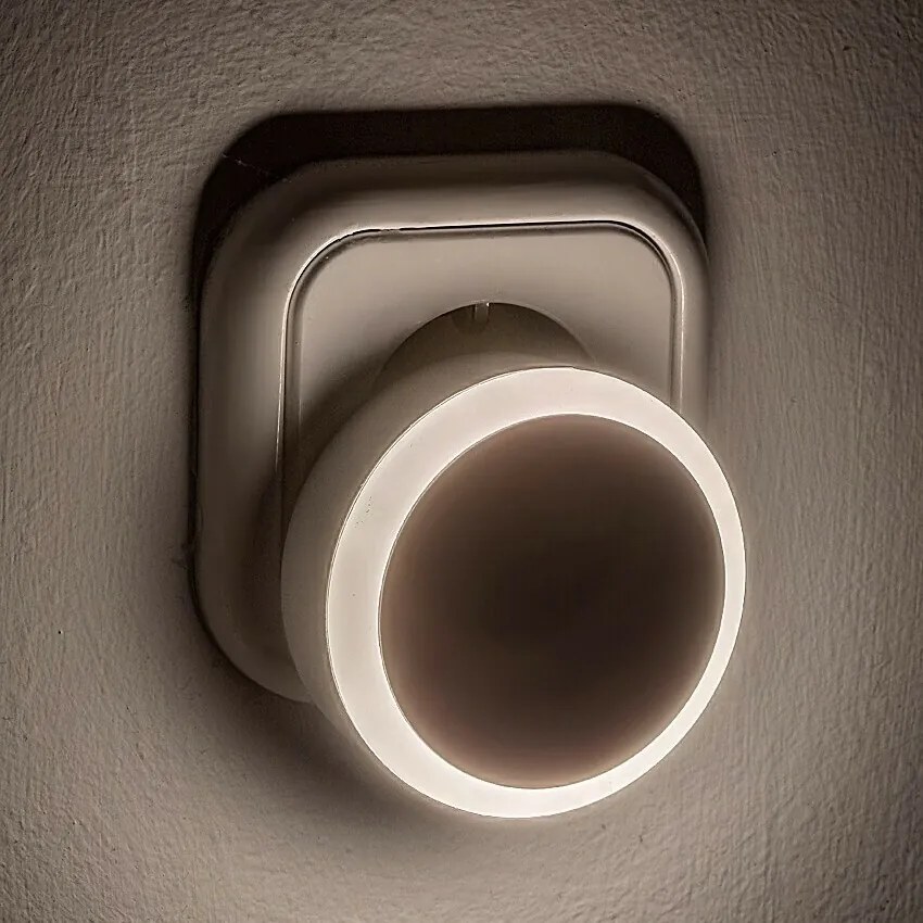 Rabalux 76000 lampka nocna LED do gniazda Zofe, czujnik ściemniania, 0,3 W, 20 lm, IP20