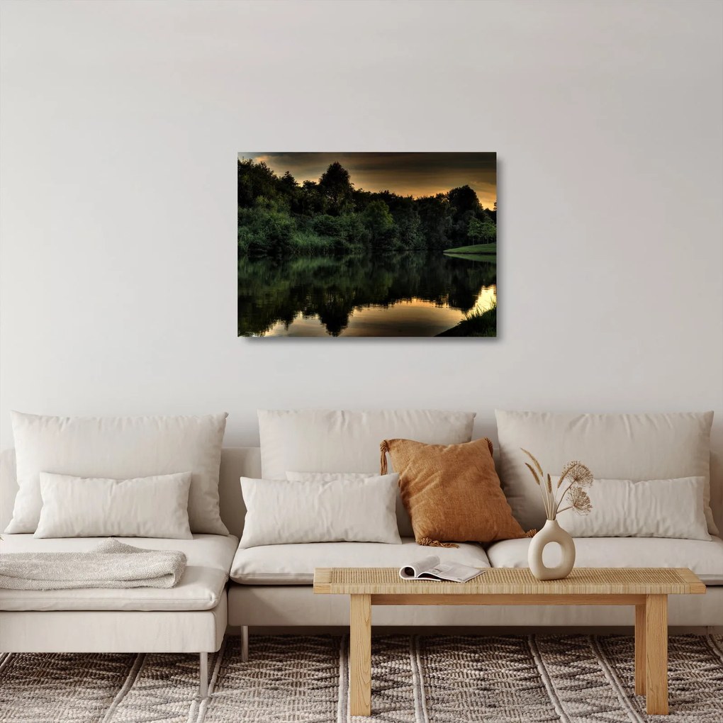 Obraz na szkle - jezioro przy lesie (70x50 cm)