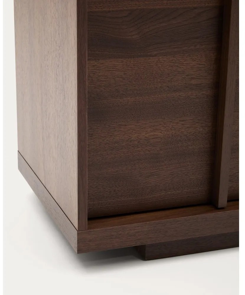 Brązowa komoda w dekorze orzecha 200x80x45 cm Onix – Kave Home