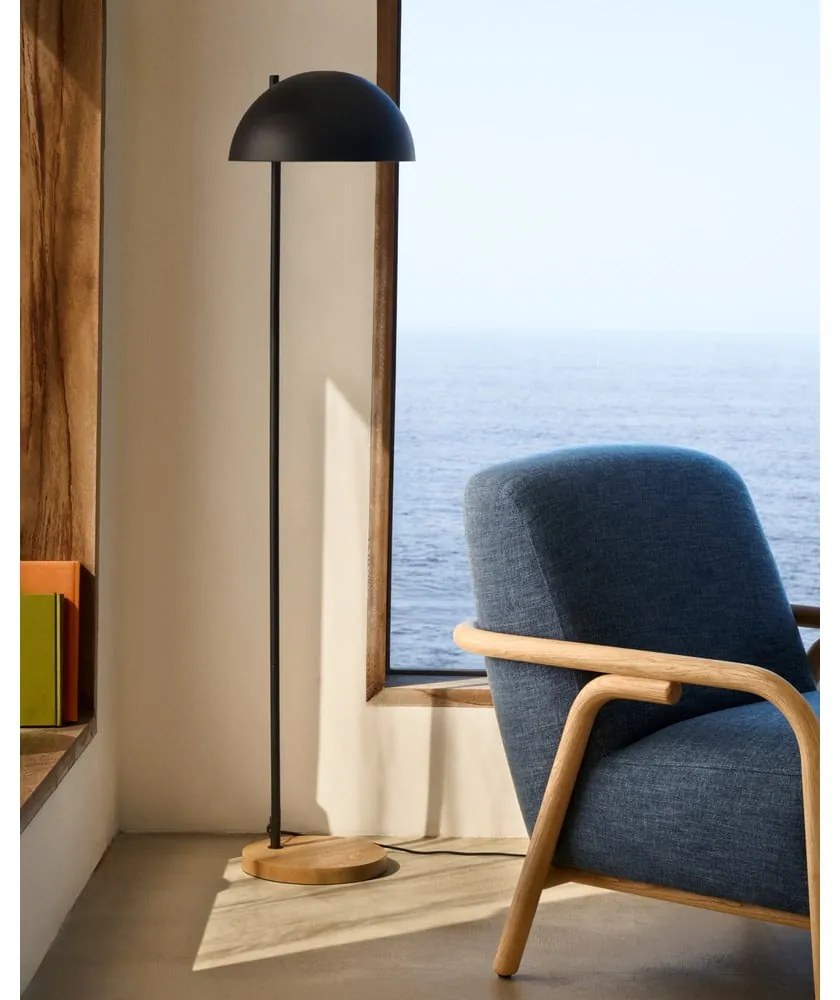 Czarna/w naturalnym kolorze lampa stojąca z metalowym kloszem (wysokość 150 cm) Catlar – Kave Home