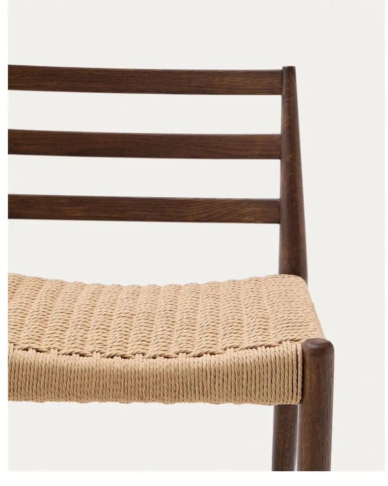Brązowy/w naturalnym kolorze hoker z litego drewna dębowego (wysokość siedziska 70 cm) Analy – Kave Home
