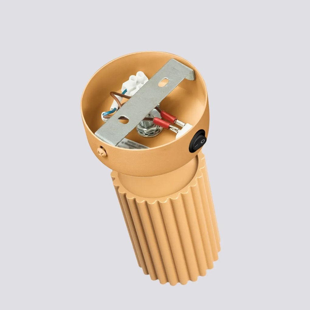 Kinkiet KARBON złoty ryflowany z włącznikiem SOLLUX LIGHTING
