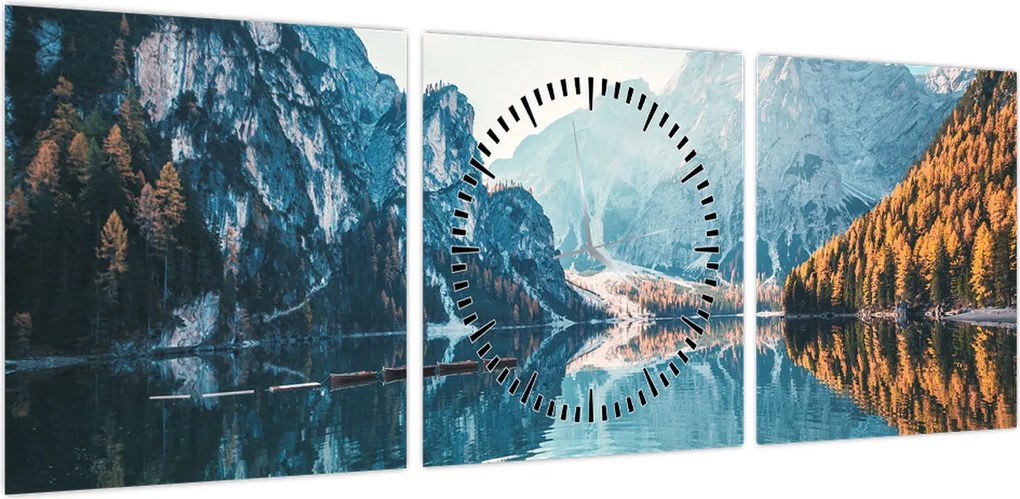 Obraz - Łodzie na jeziorze Braies (z zegarem) (90x30 cm)