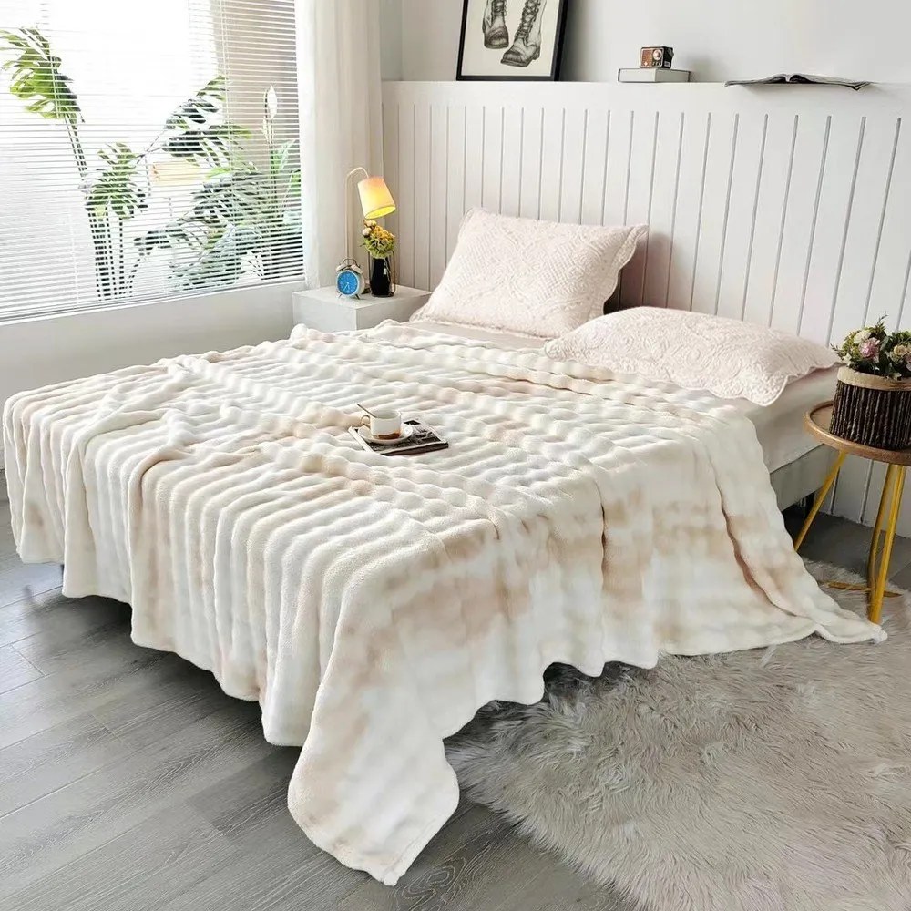 Kremowa narzuta z mikropluszu 150x200 cm Victory – My House