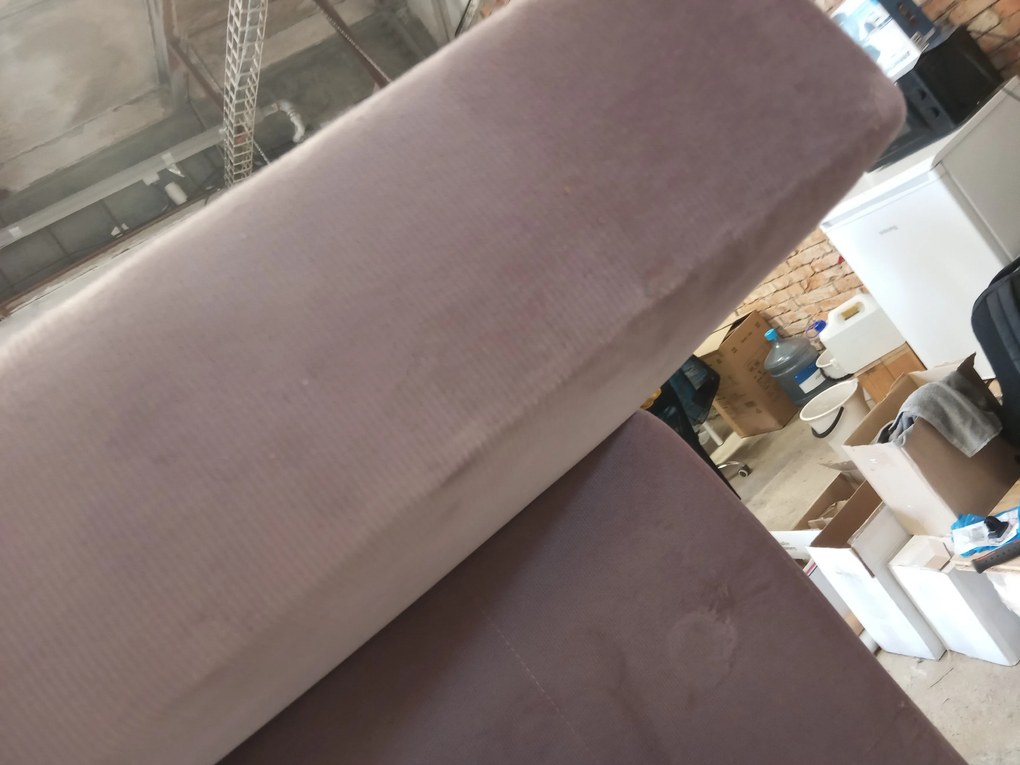Promocja Różowa rozkładana sofa narożna ZENA, dwustronna druga jakość