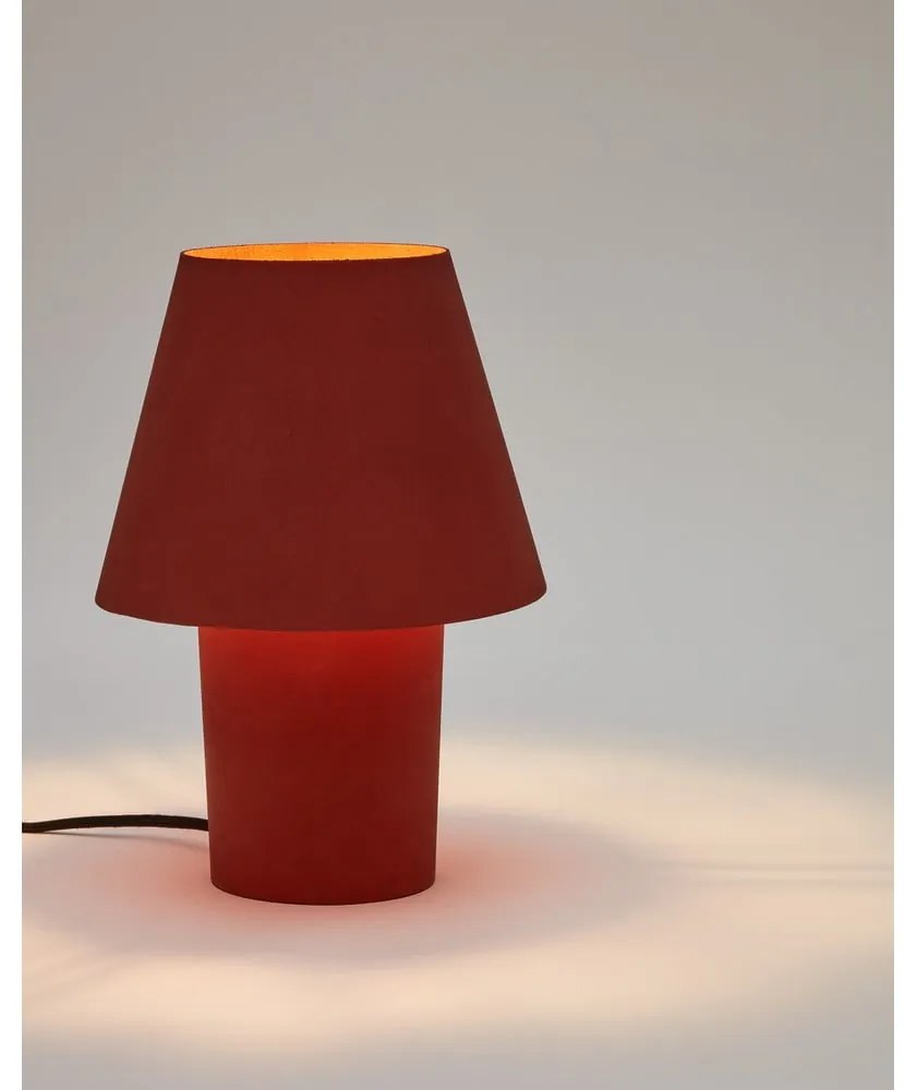 Lampa stołowa w kolorze terakoty z metalowym kloszem (wysokość 30 cm) Canapost – Kave Home