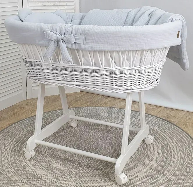 Szare łóżko dziecięce kosz mojżesza na rolkach Z0-N09