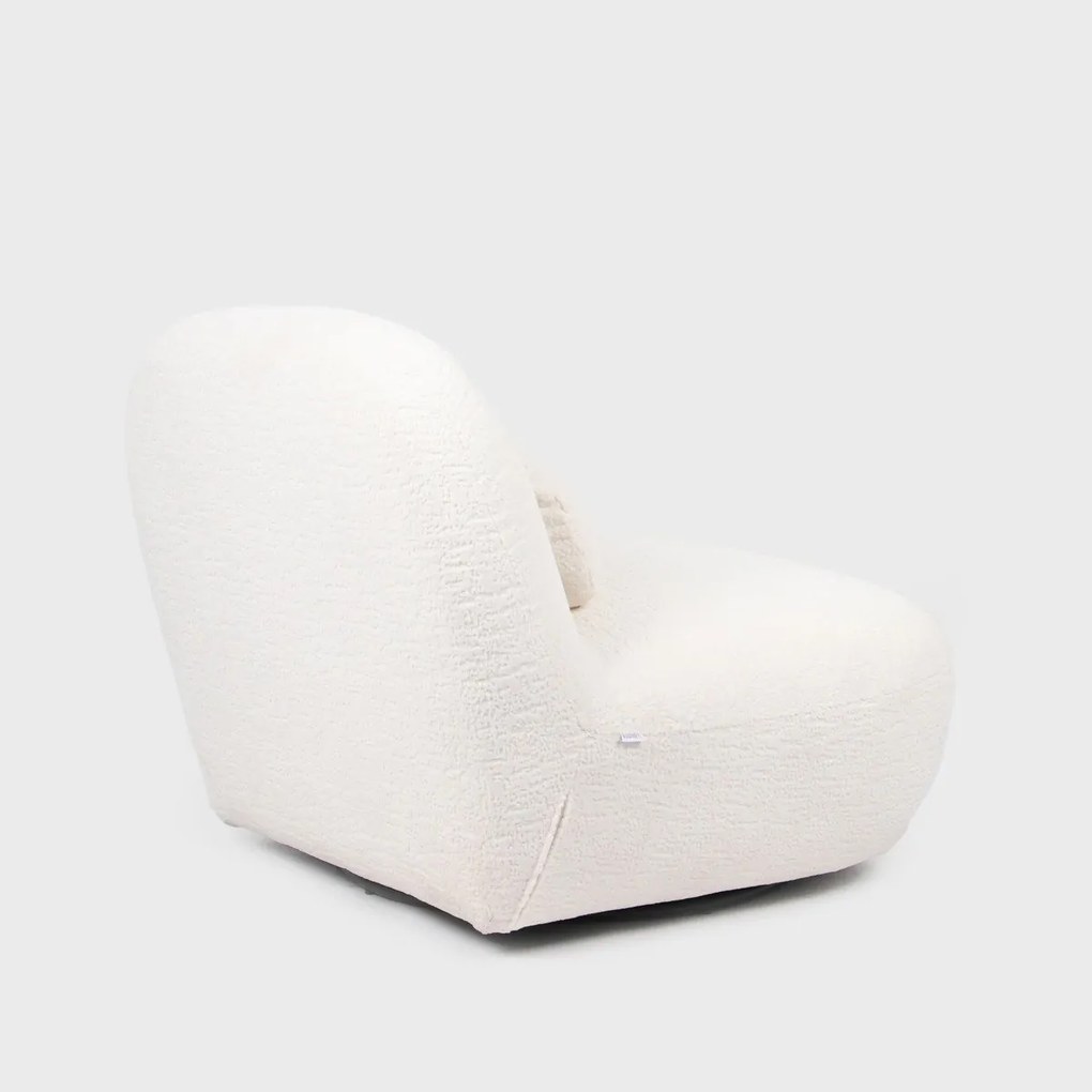 Designerski fotel do salonu Nordvik, kolor ecru