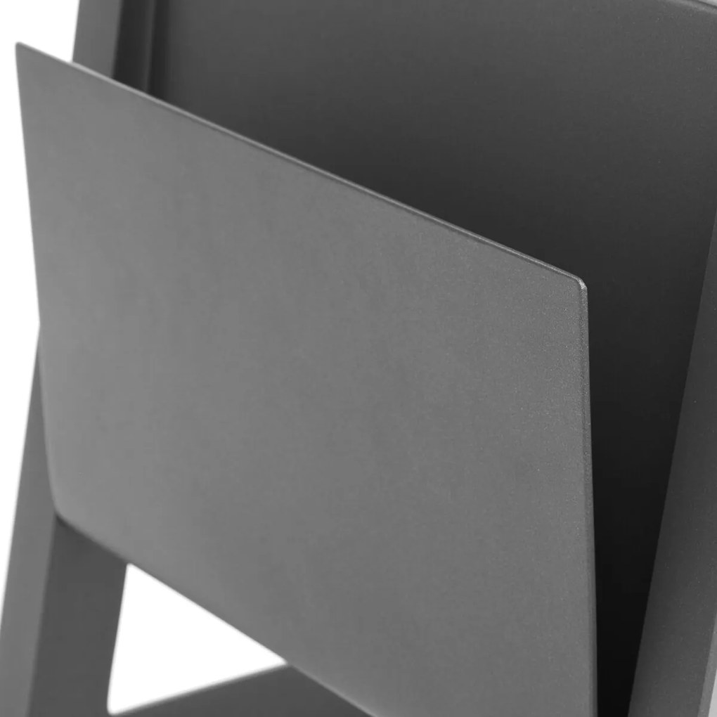 Aluminiowy stolik z gazetnikiem ALLURE
