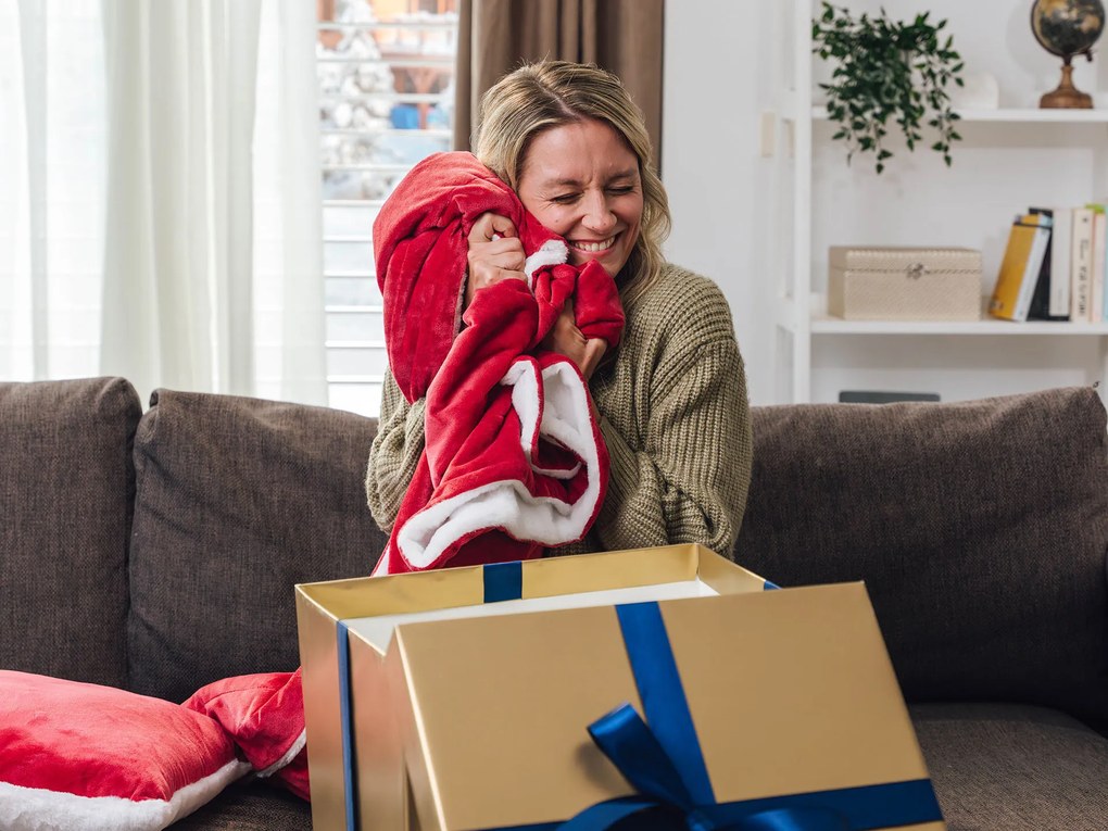 KOC I PODUSZKA WARM HUG CZERWONY 130x190 cm czerwony