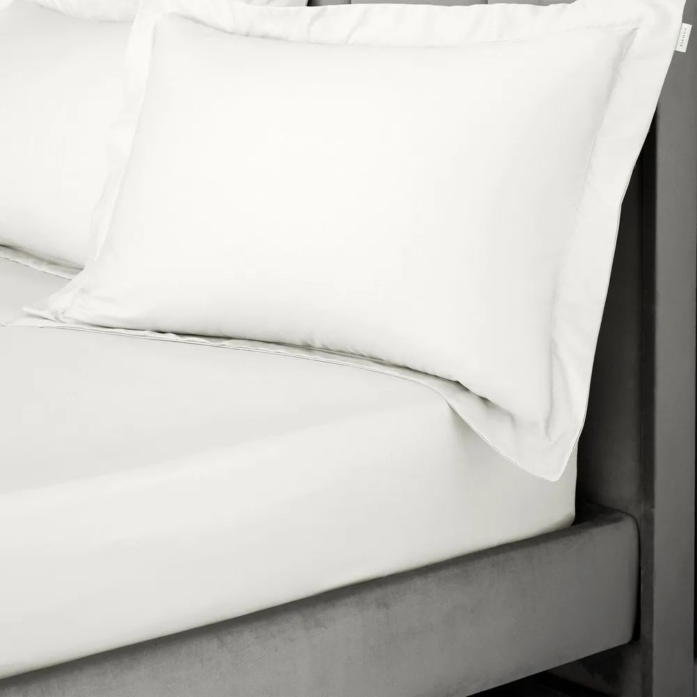 Prześcieradło z satyny bawełnianej z gumką w kolorze kości słoniowej 135x190 cm Cotton Sateen – Bianca