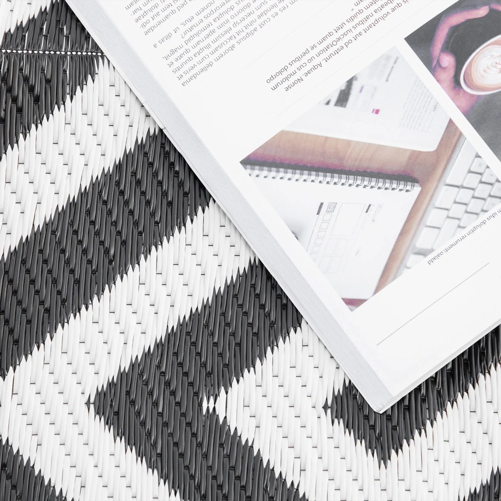 Outsunny Dywan Zewnętrzny Wodoodporny z Plastiku 121x182cm Wzór Czarno-Biały Idealny na Taras i Balkon | Aosom PL