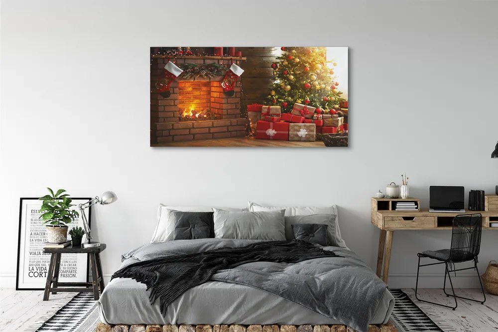 Obraz drukowany na płótnie Świąteczny Kominek z Choinką i Prezentami