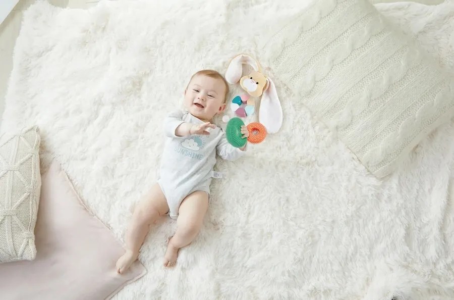 Hape Składana piramida Zajączek