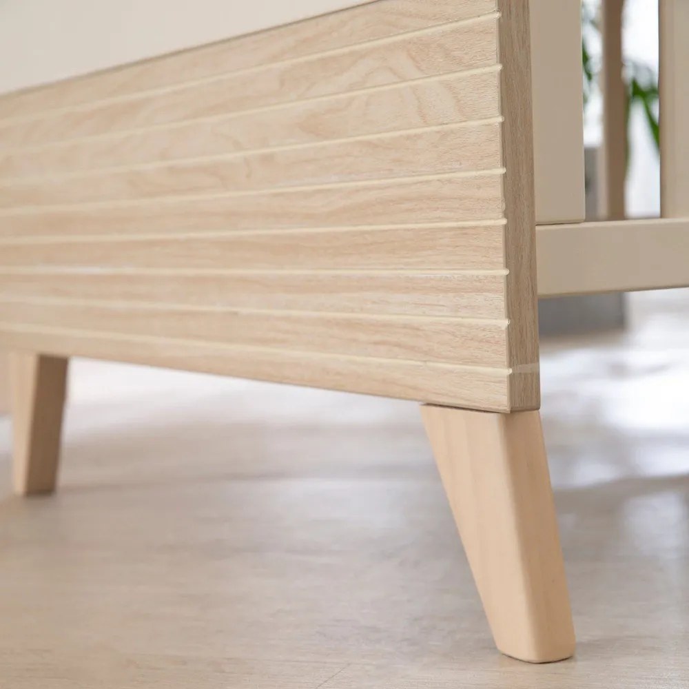 Beżowe łóżeczko z regulowaną wysokością 70x140 cm Sidney – Roba