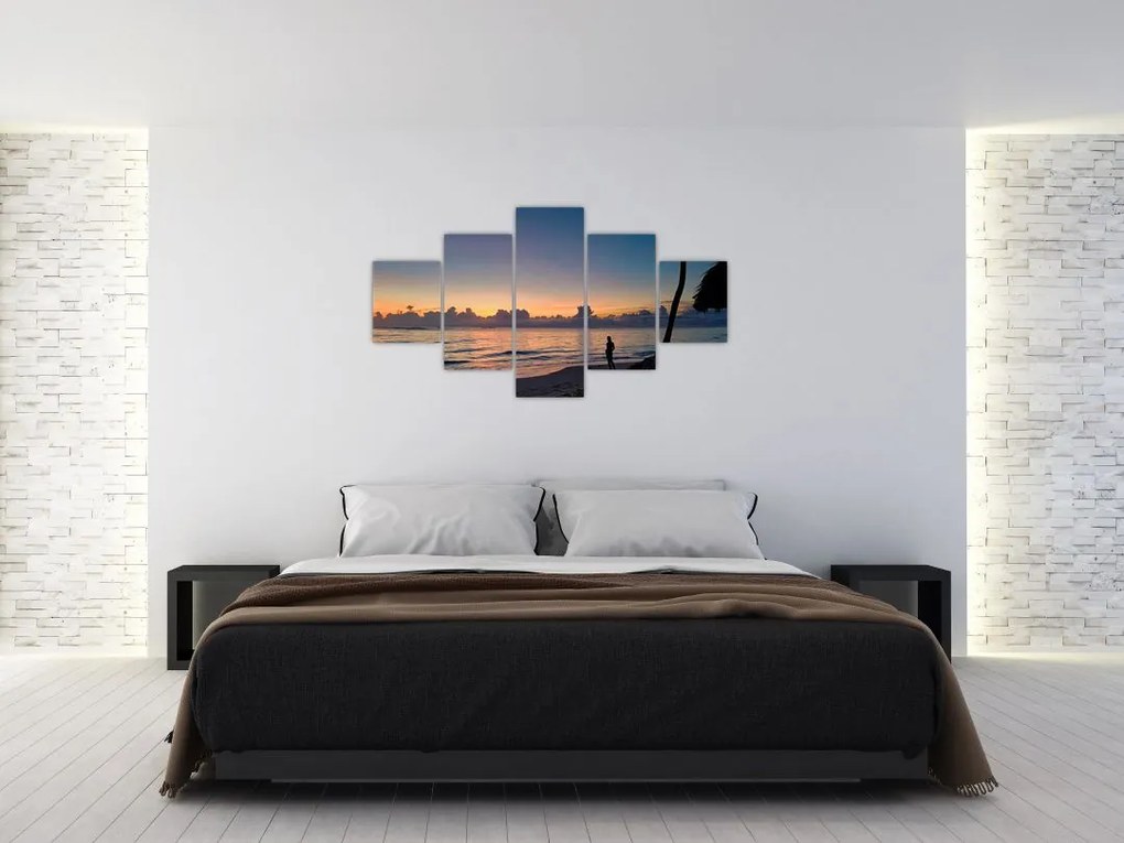 Obraz kobiety na plaży (125x70 cm)