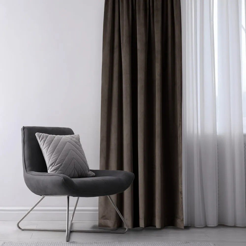 Brązowa aksamitna zasłona częściowo zaciemniająca (dimout) 140x270 cm Eyelets – Restilo